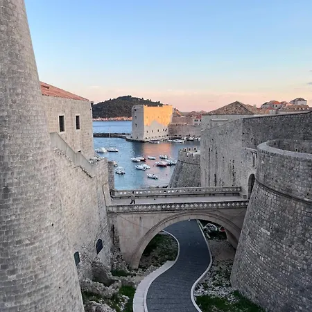 Stone By Walls, Unique View, Perfect For 2 아파트 *